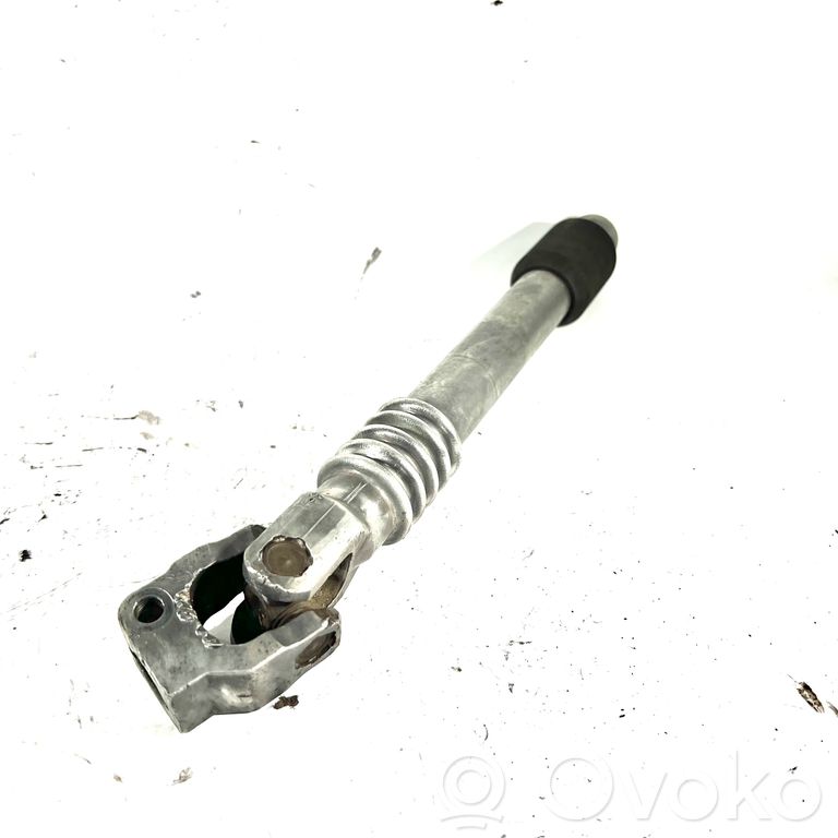 Stūresrata ass krustsavienojums