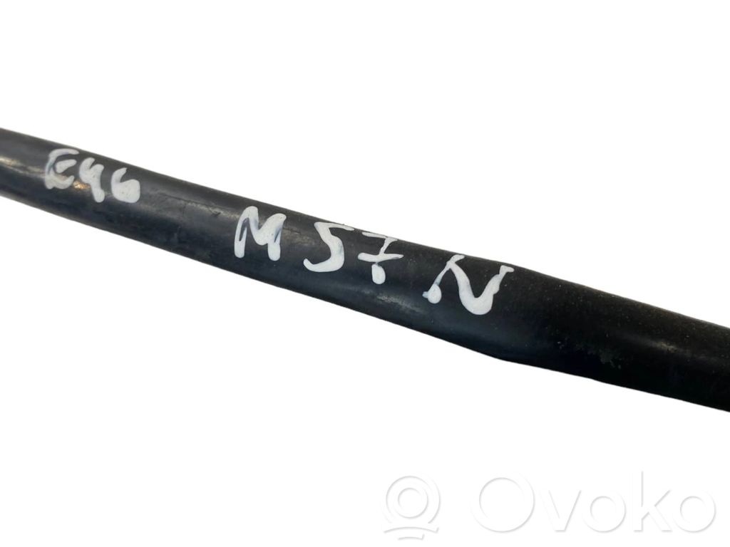 Caurulīte (-es) / šļūtene (-es)