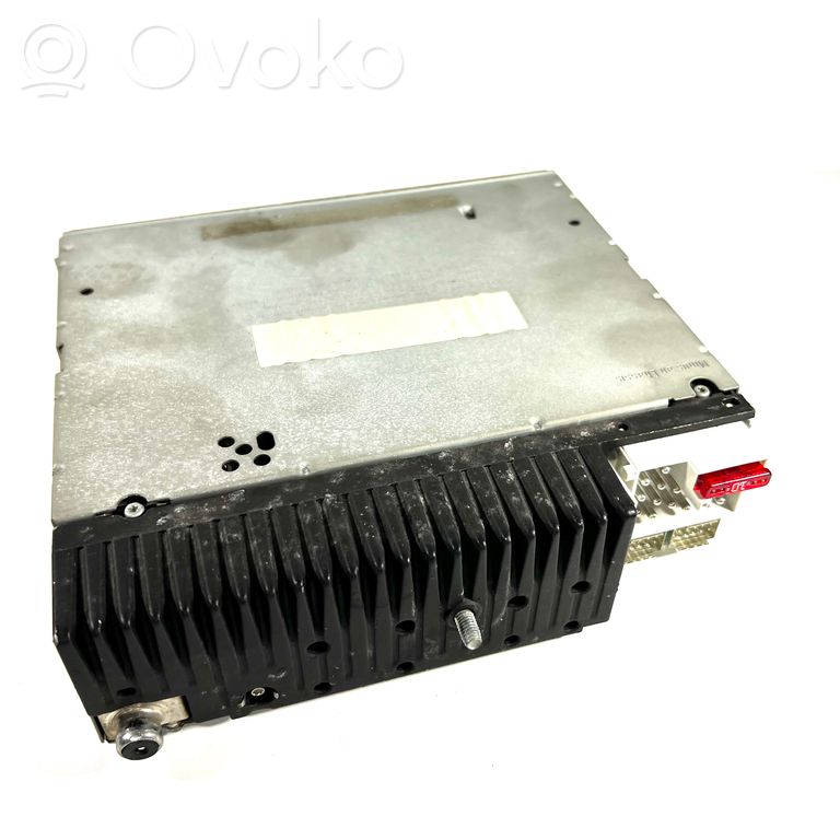 Radio / CD/DVD atskaņotājs / navigācija