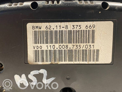Speedometer (in the instrument panel)