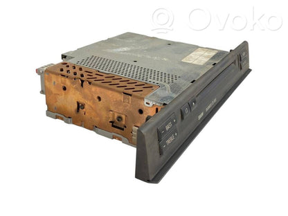 Radio / CD/DVD atskaņotājs / navigācija