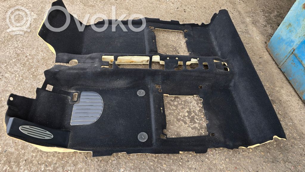 Priekšējais salona paklājs