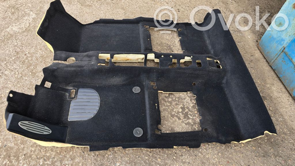 Priekšējais salona paklājs