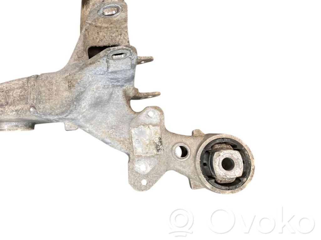 Pusrāmis aizmugurējais / priekšējais