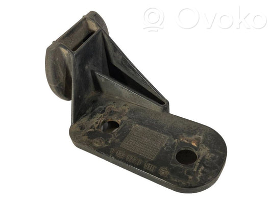 Priekšpusē bampera turētājs