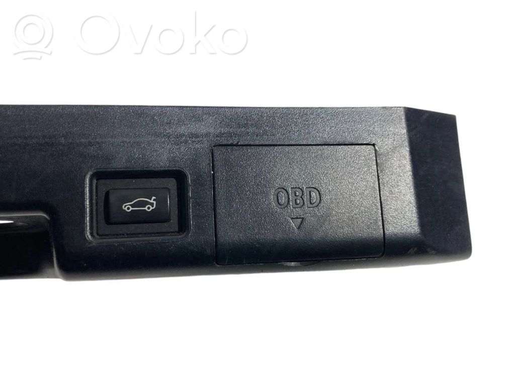 Kāju zonas sānu dekoratīvā apdare