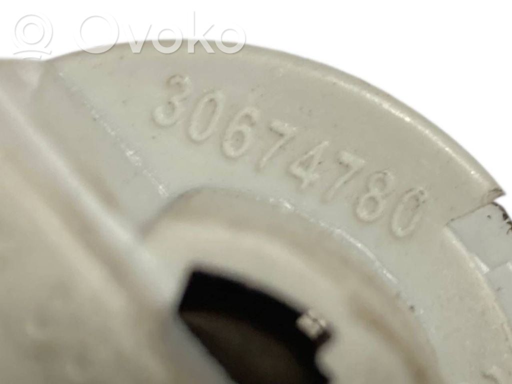 Aizmugurējā luktura detaļa