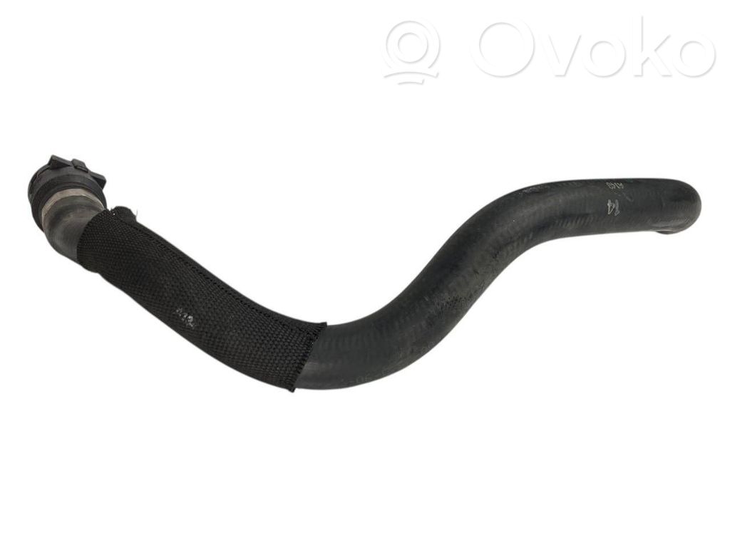 Caurulīte (-es) / šļūtene (-es)