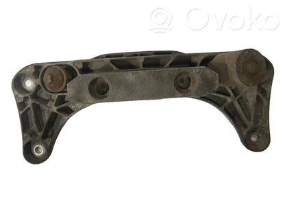 Transmission mounting bracket