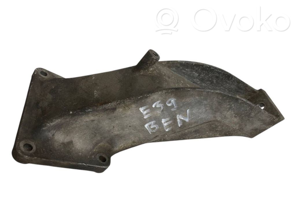 Кронштейн крепления двигателя