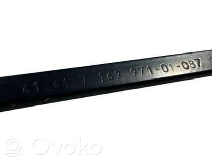 Windshield wiper arm
