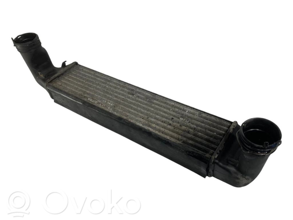 Starpdzesētāja radiators