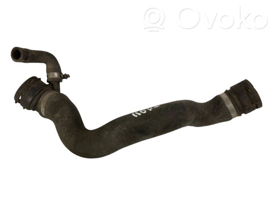 Caurulīte (-es) / šļūtene (-es)