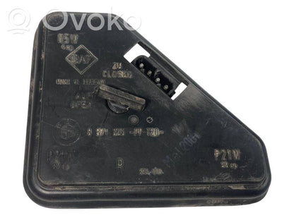 Aizmugures spuldzes vāka turētājs