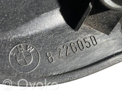 Internal opening handle