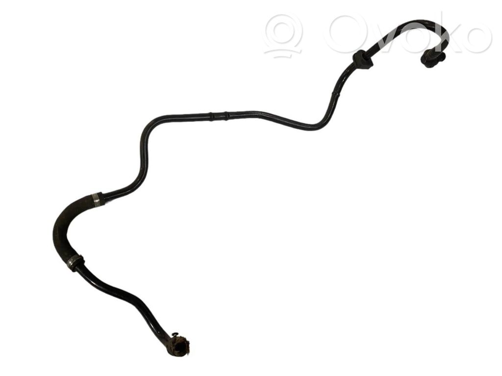 Caurulīte (-es) / šļūtene (-es)