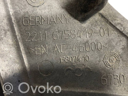 Engine mounting bracket