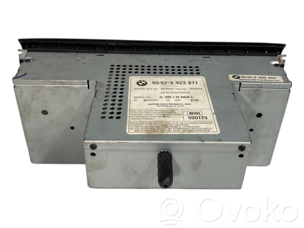 Radio / CD/DVD atskaņotājs / navigācija