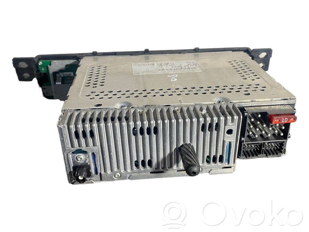 Radio / CD/DVD atskaņotājs / navigācija