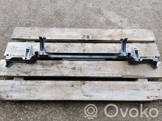 Radiatoru paneļa augšējā daļa (televizors)