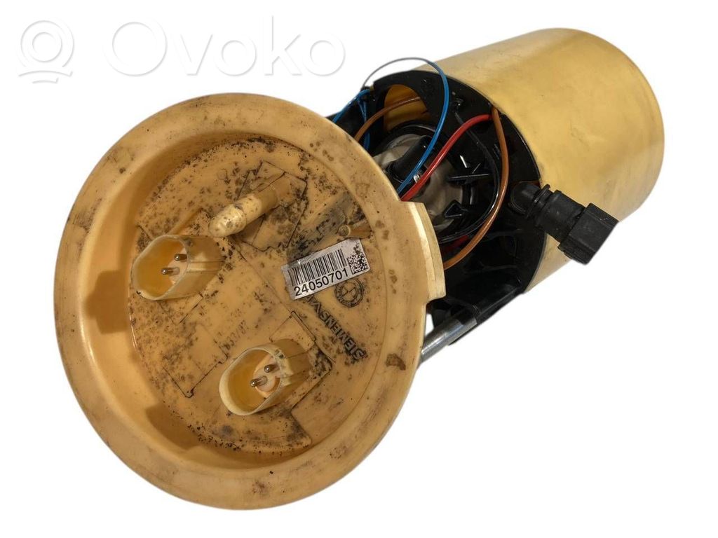 Fuel pump (in the fuel tank)