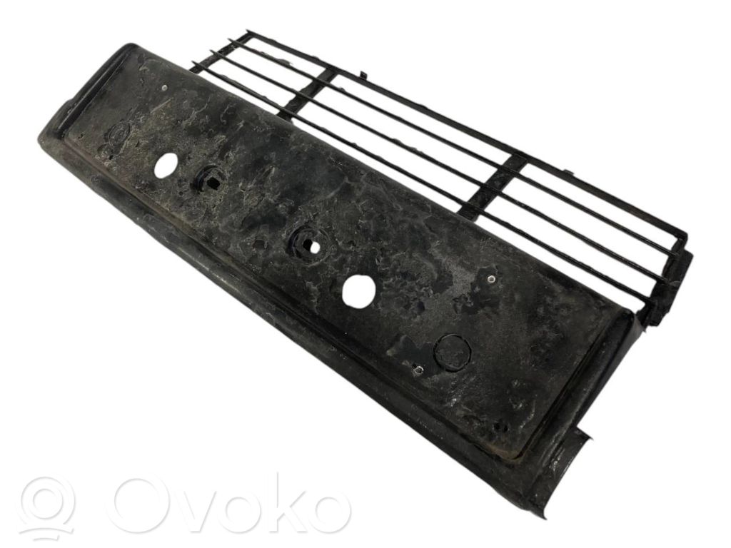 Lower grille (three-piece)