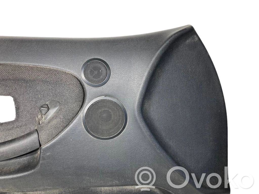 Priekšējo durvju apdare