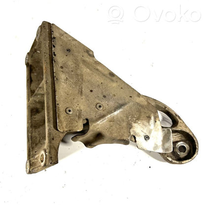 Dzinēja nostiprināšanas stiprinājums-kronšteins