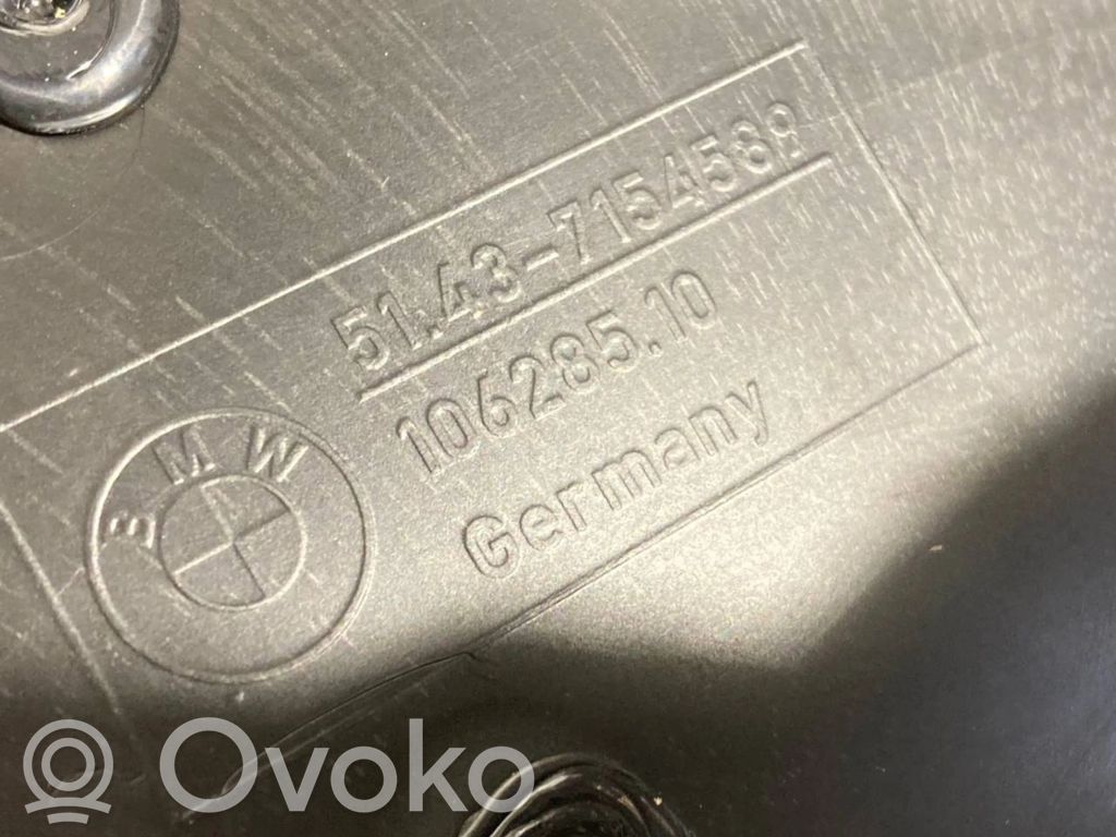 Kupejas aizmugures sānu apdares panelis