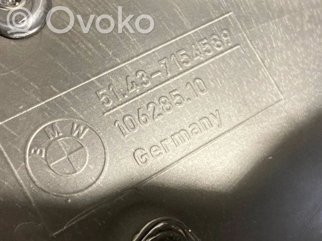 Kupejas aizmugures sānu apdares panelis