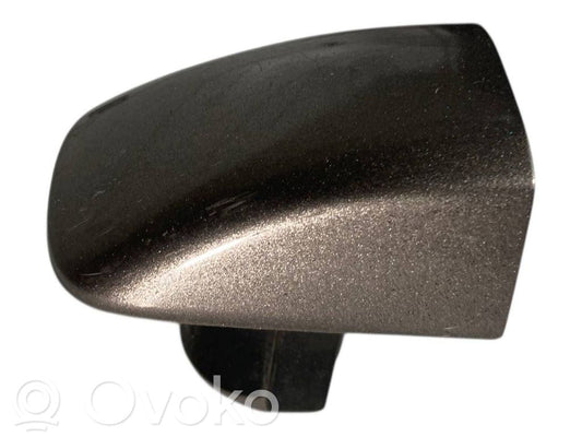 Aizmugurē durvju roktura vāciņš