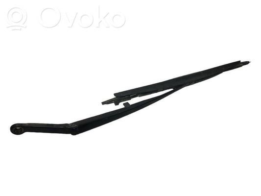 Priekšējā loga tīrītāja kājiņa