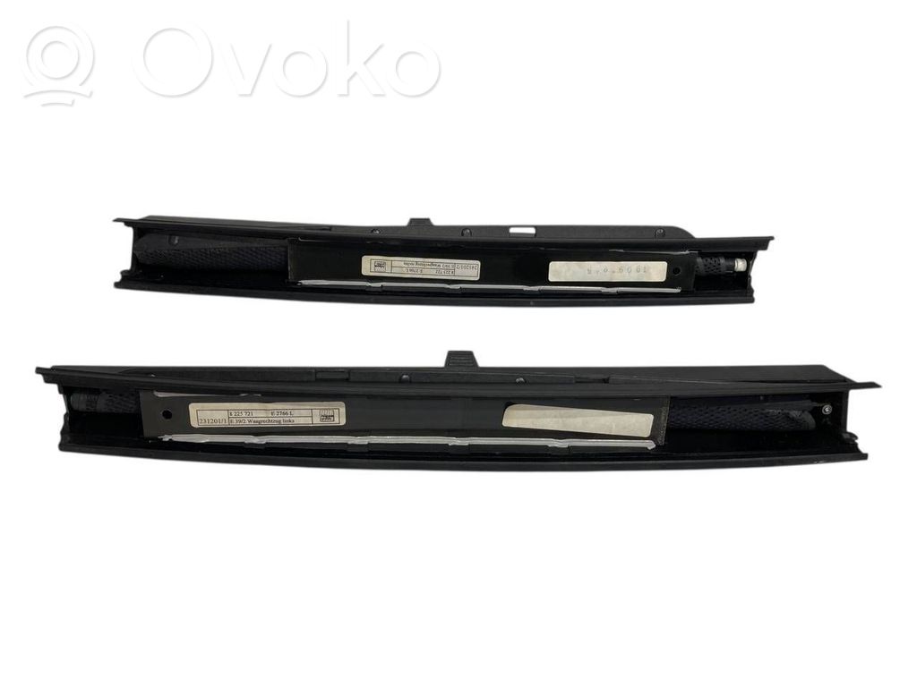 Apšuvums aizmugurējām durvīm