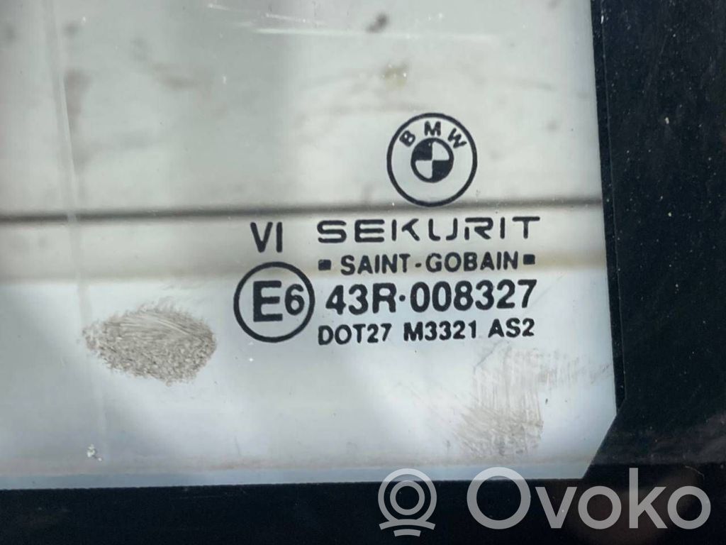 aizmugurējo durvju stikls