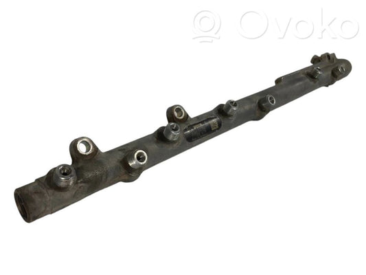 Degvielas maģistrālā caurule