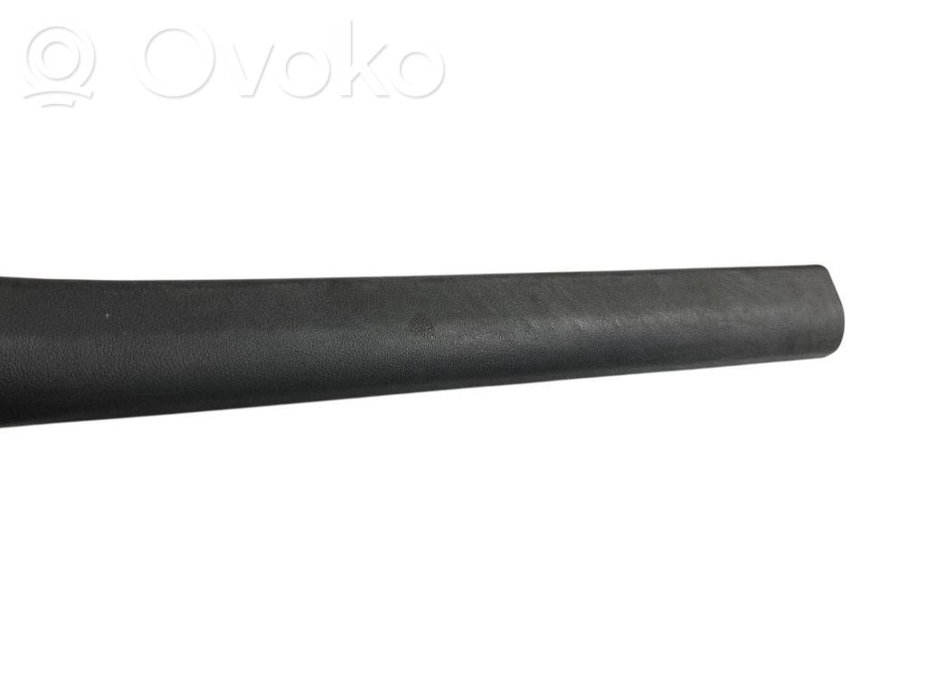 Priekšējā sliekšņa dekoratīvā apdare (iekšējā)