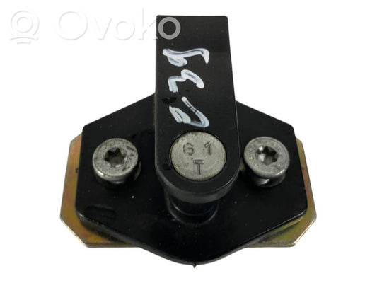 Петля для блокировки спереди