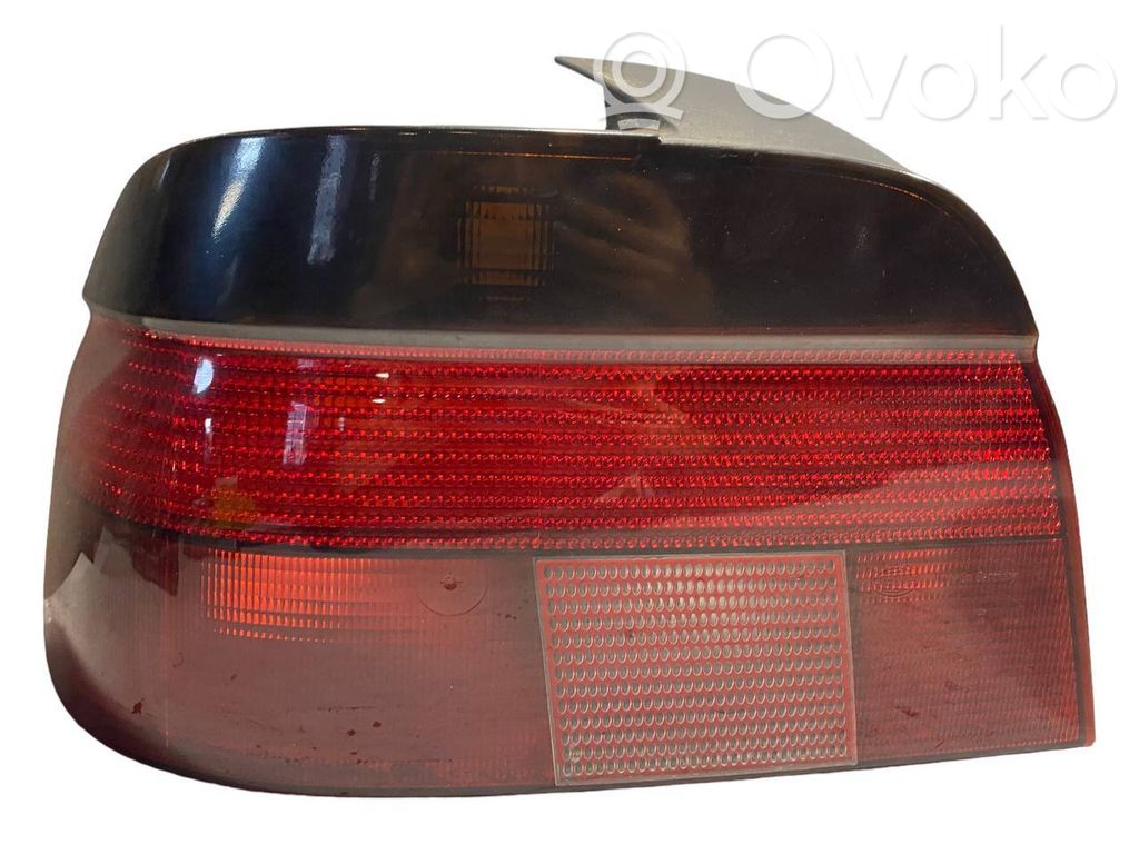 Aizmugurējo lukturu komplekts