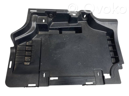 Bagāžnieka sānu apakšējās apdares panelis