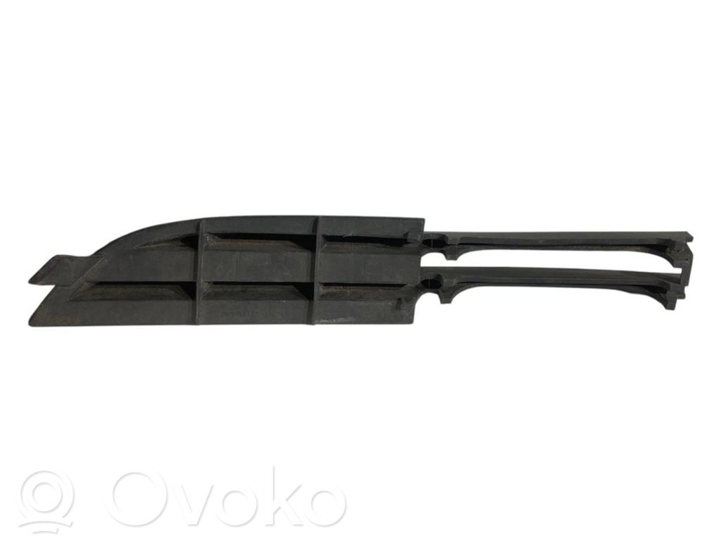 Lower grille (three-piece)