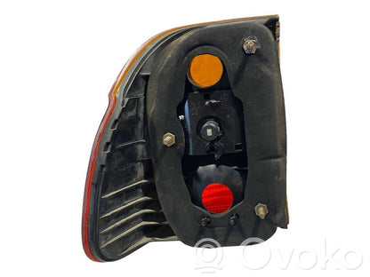 Aizmugurējais lukturis virsbūvē