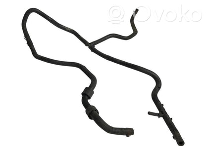 Caurulīte (-es) / šļūtene (-es)