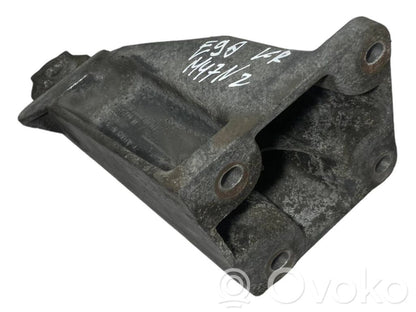 Dzinēja nostiprināšanas stiprinājums-kronšteins