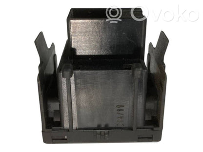 Headlight leveling switch