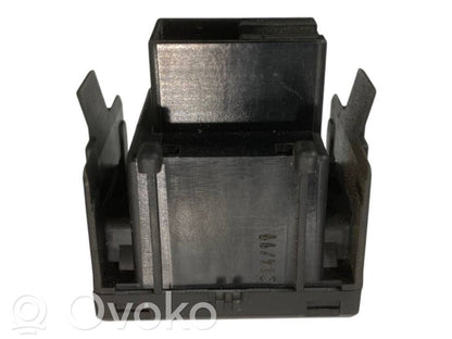 Headlight leveling switch