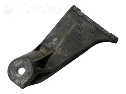 Engine mounting bracket