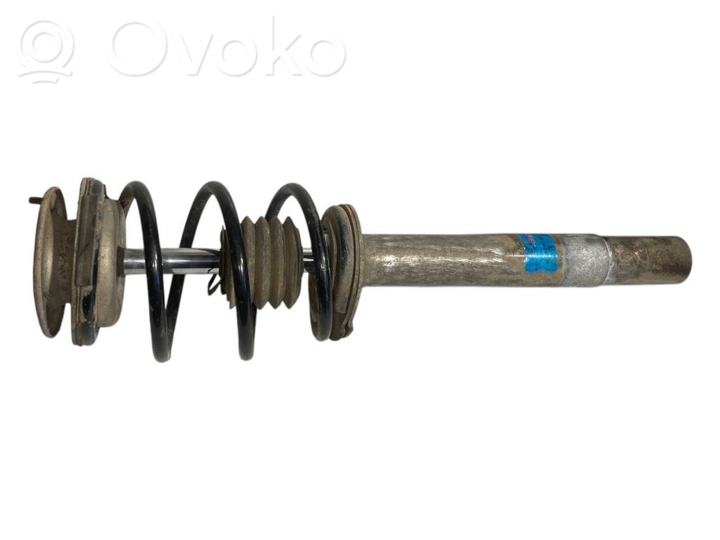 Priekšpusē amortizators ar atsperi