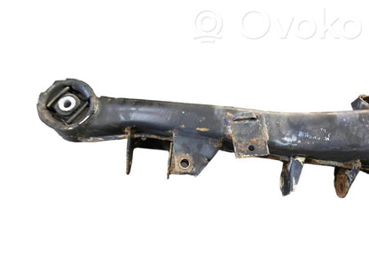 Pusrāmis aizmugurējais / priekšējais