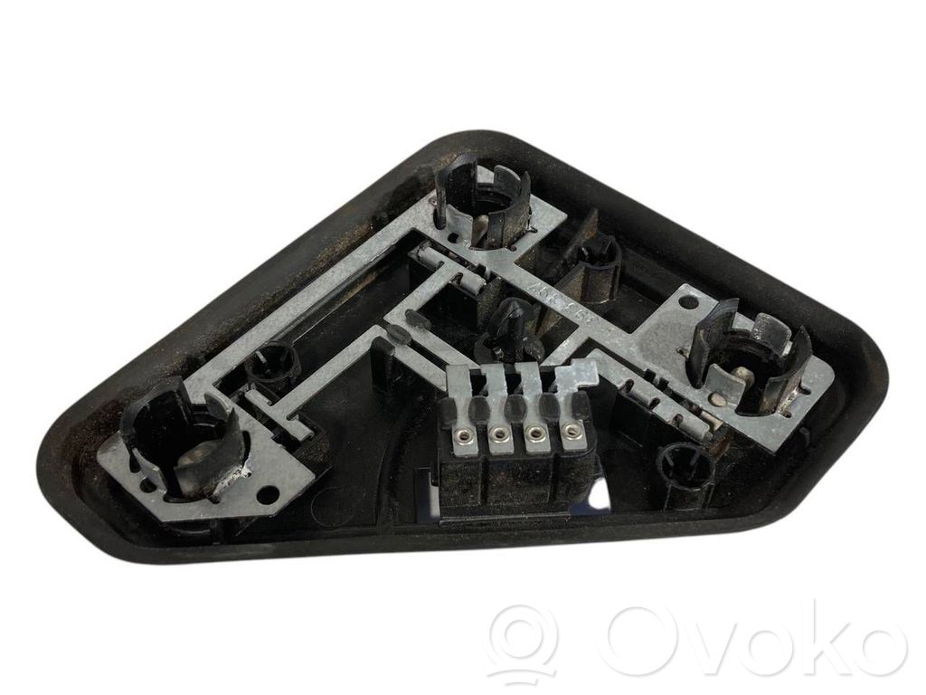 Aizmugures spuldzes vāka turētājs