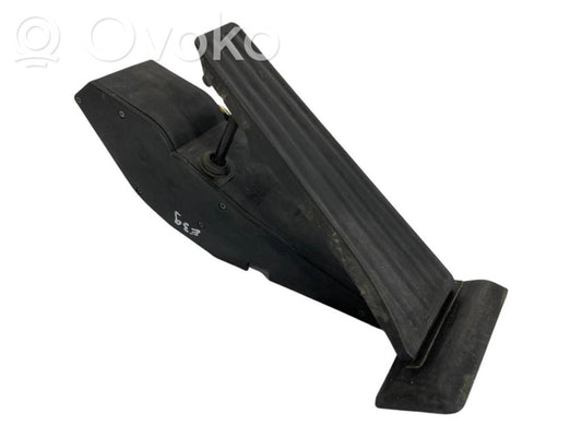 Педаль акселератора